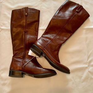 I-N-C, size 9
